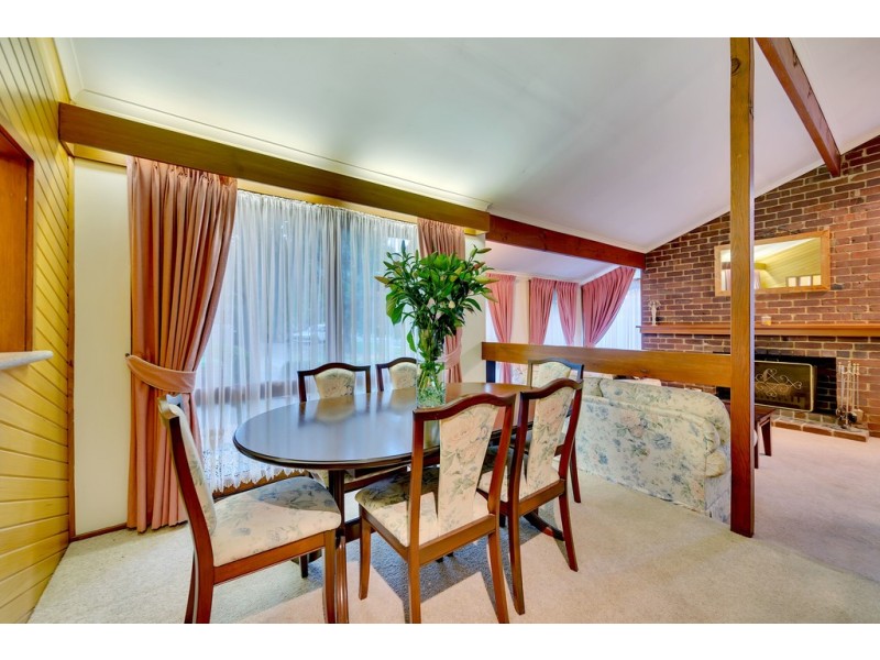 1 Finisterre Court, Frankston VIC 3199