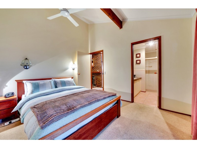 1 Finisterre Court, Frankston VIC 3199