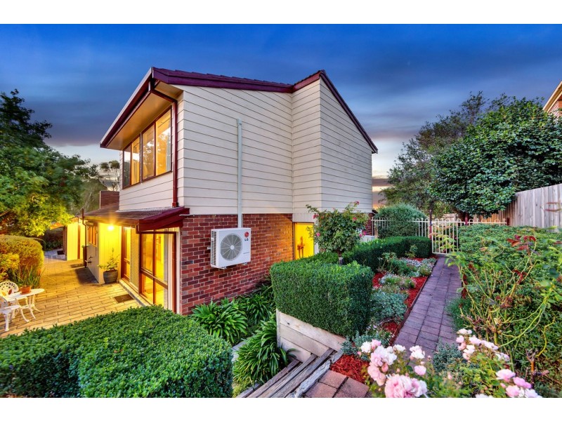 1 Finisterre Court, Frankston VIC 3199