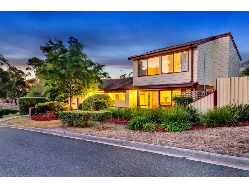 1 Finisterre Court, Frankston VIC 3199