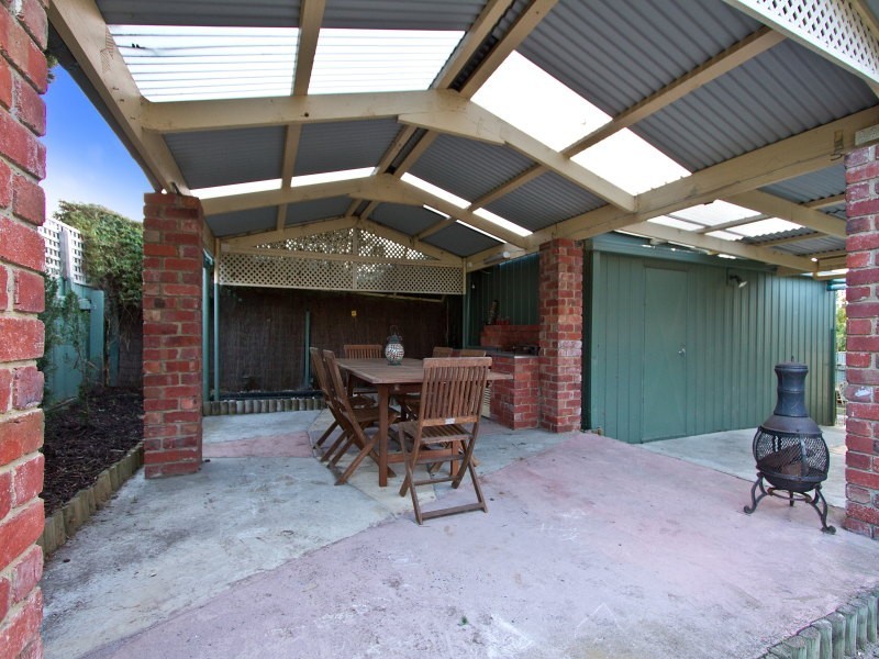 28 Honeysuckle Street, Frankston North VIC 3200