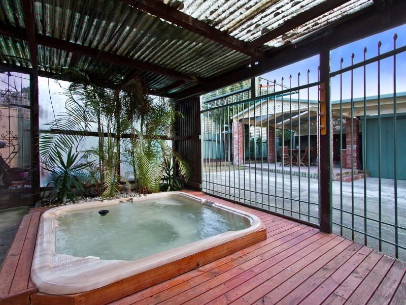 28 Honeysuckle Street, Frankston North VIC 3200