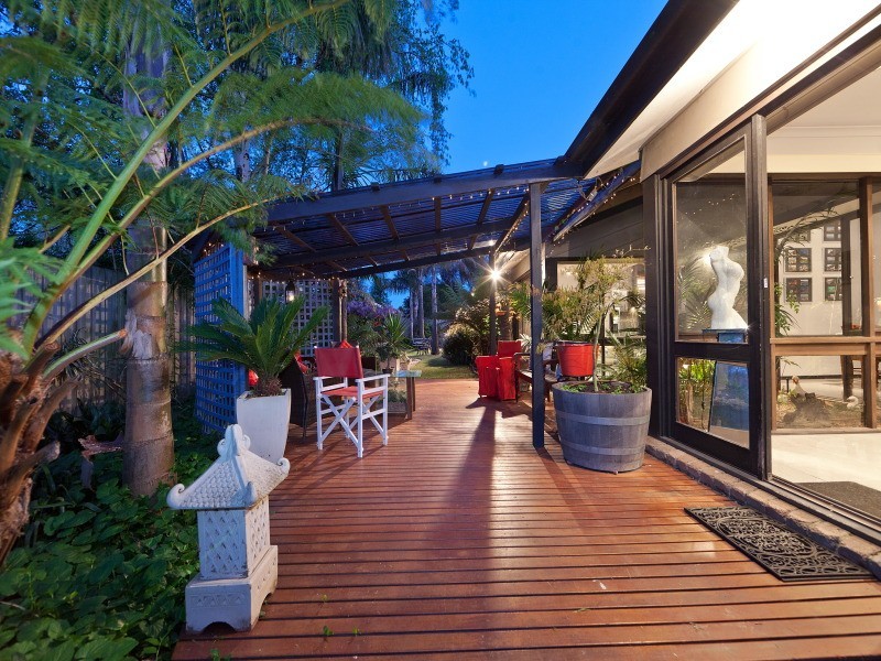 2 Dorchester Court, Frankston VIC 3199