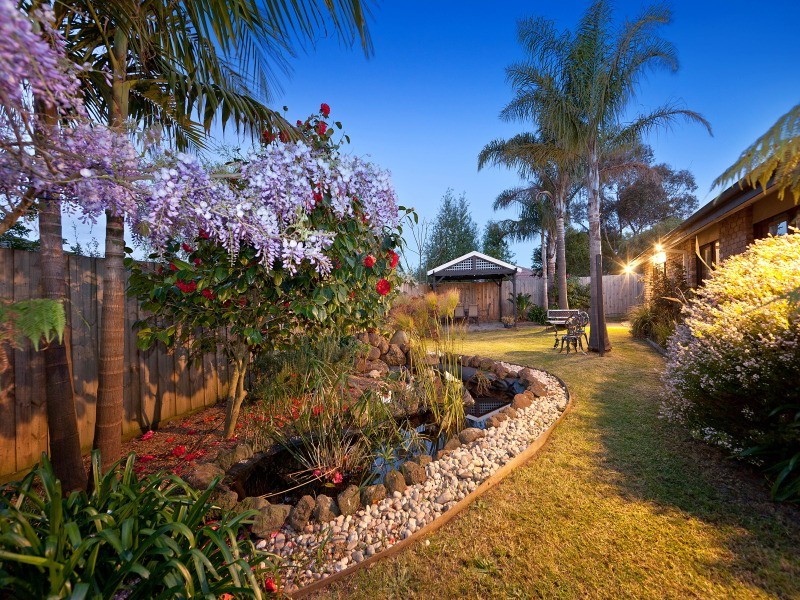 2 Dorchester Court, Frankston VIC 3199