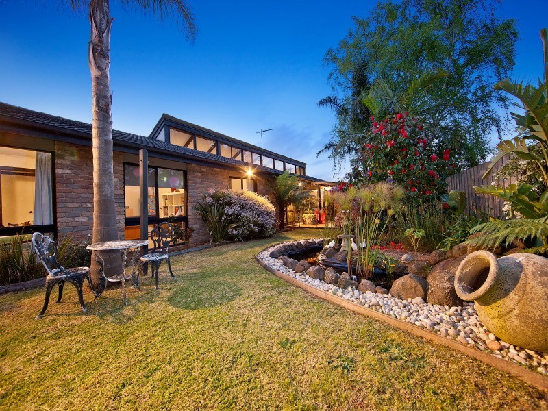 2 Dorchester Court, Frankston VIC 3199