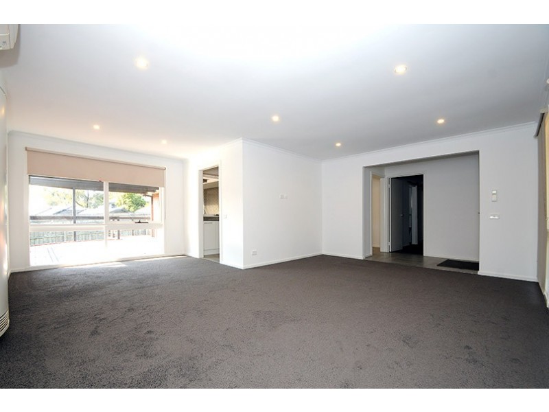 2 Linlithgow Court, Frankston VIC 3199