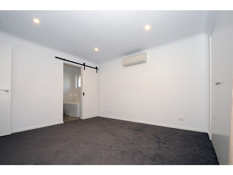 2 Linlithgow Court, Frankston VIC 3199