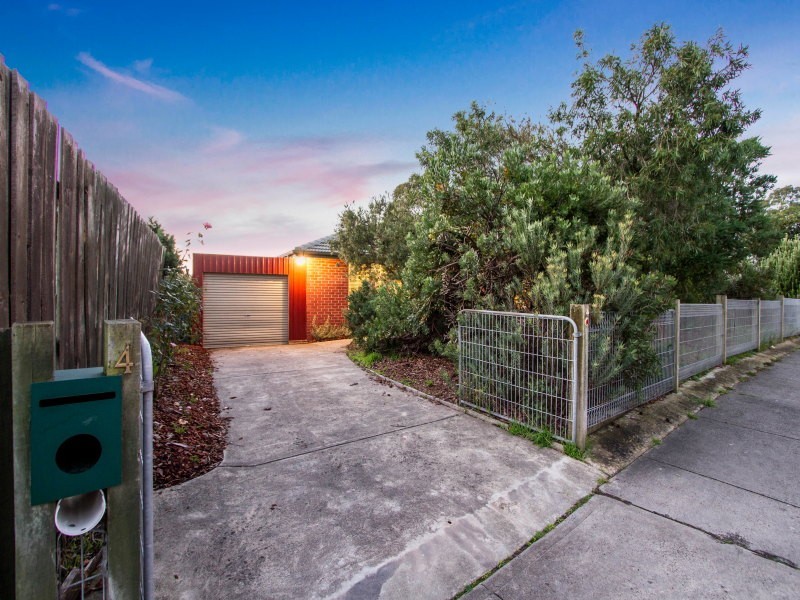 4 Lipton Drive, Frankston VIC 3199