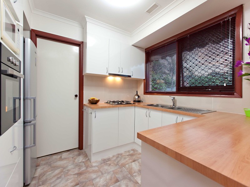 18 Inglenook Crescent, Frankston VIC 3199