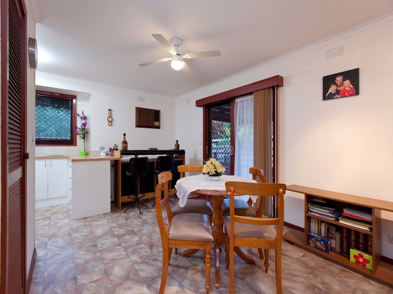 18 Inglenook Crescent, Frankston VIC 3199