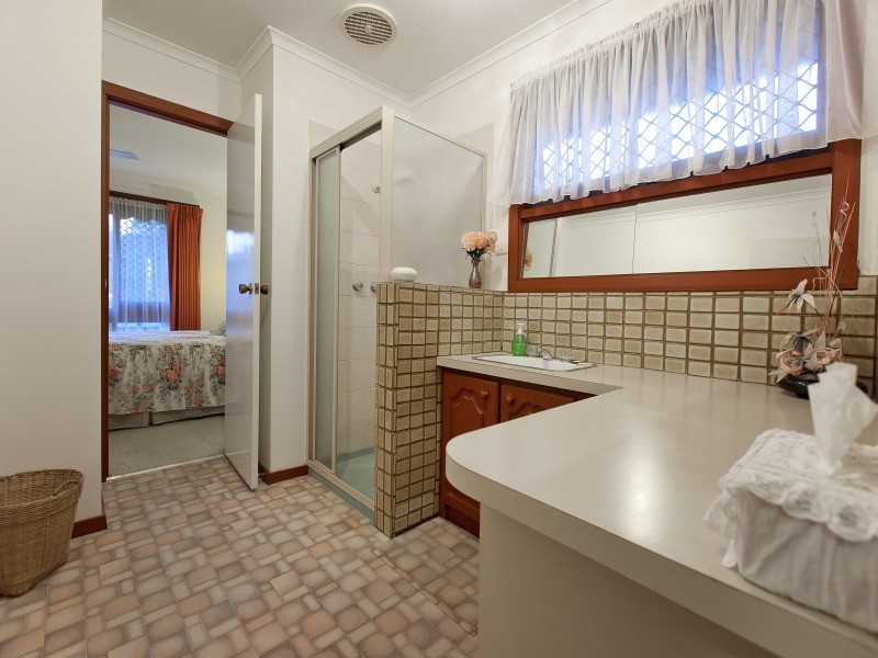 18 Inglenook Crescent, Frankston VIC 3199