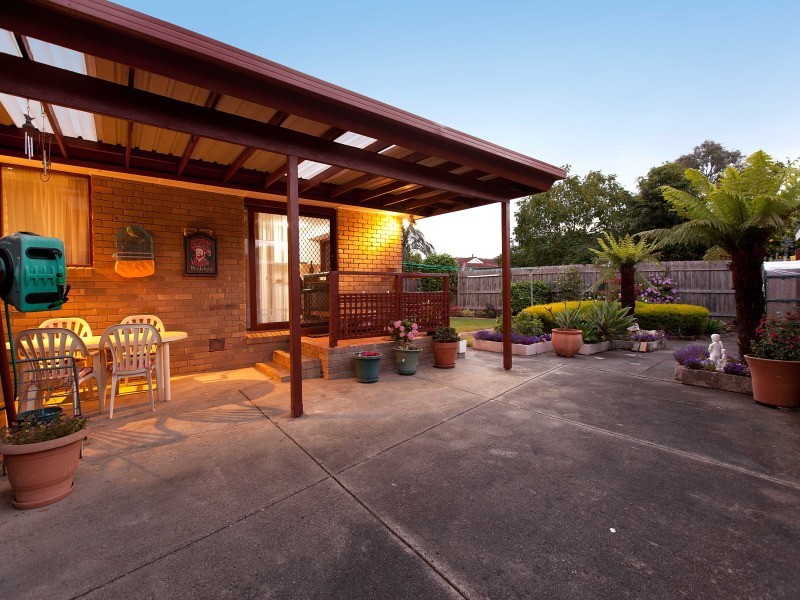 18 Inglenook Crescent, Frankston VIC 3199