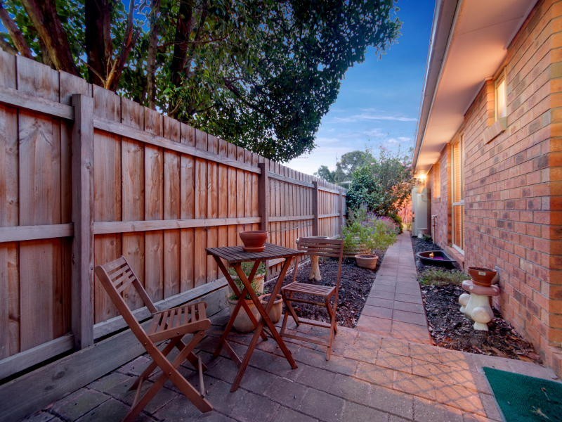 2/115 Lindrum Road, Frankston VIC 3199