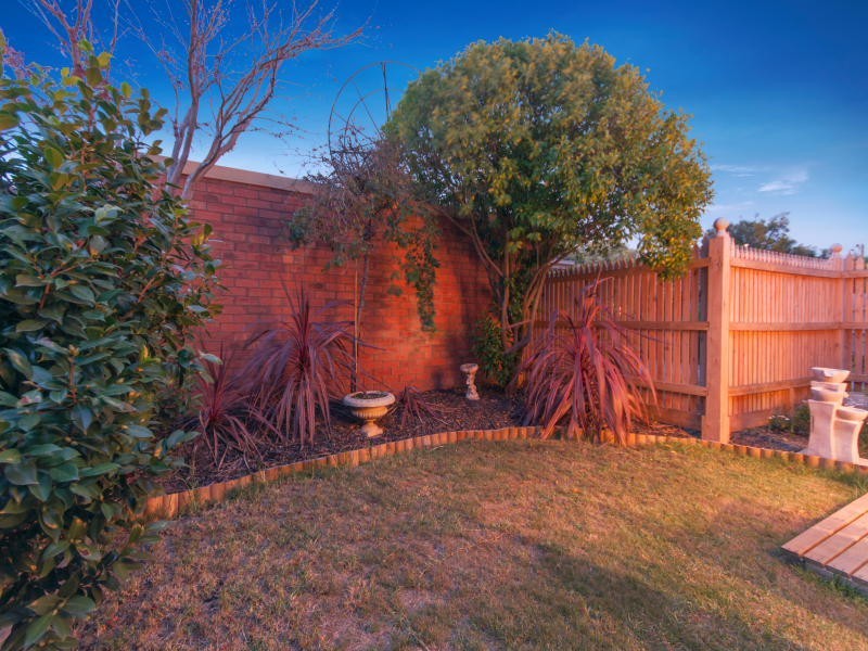 2/115 Lindrum Road, Frankston VIC 3199
