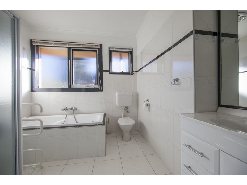 1 Aleppo Crescent, Frankston North VIC 3200