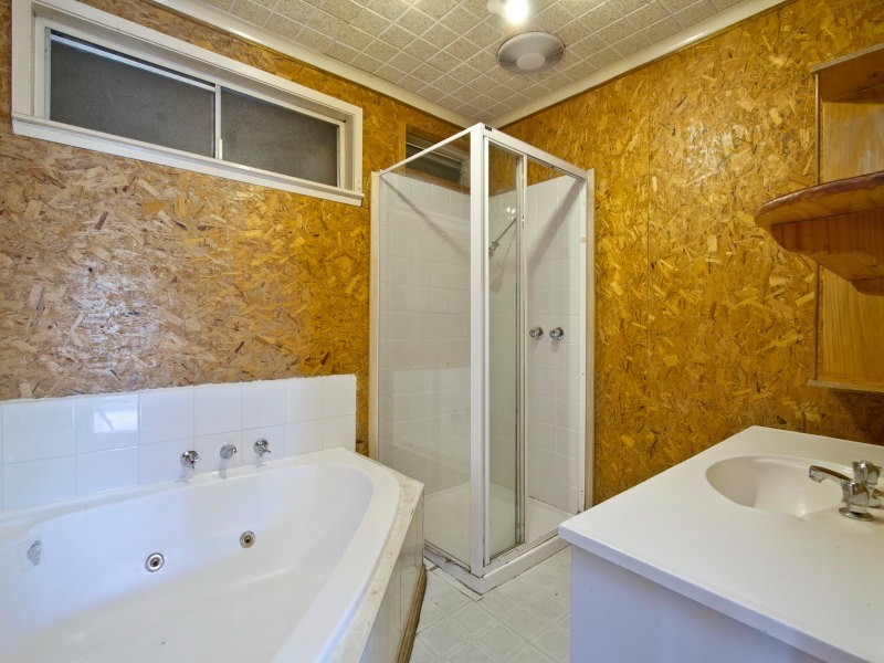 1 Mitre Crescent, Frankston North VIC 3200