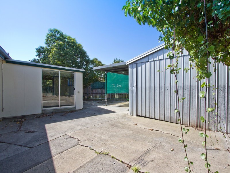 1 Mitre Crescent, Frankston North VIC 3200