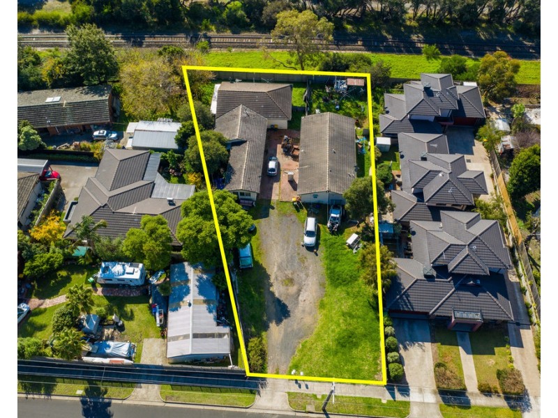 1 Kenilworth Avenue, Frankston VIC 3199