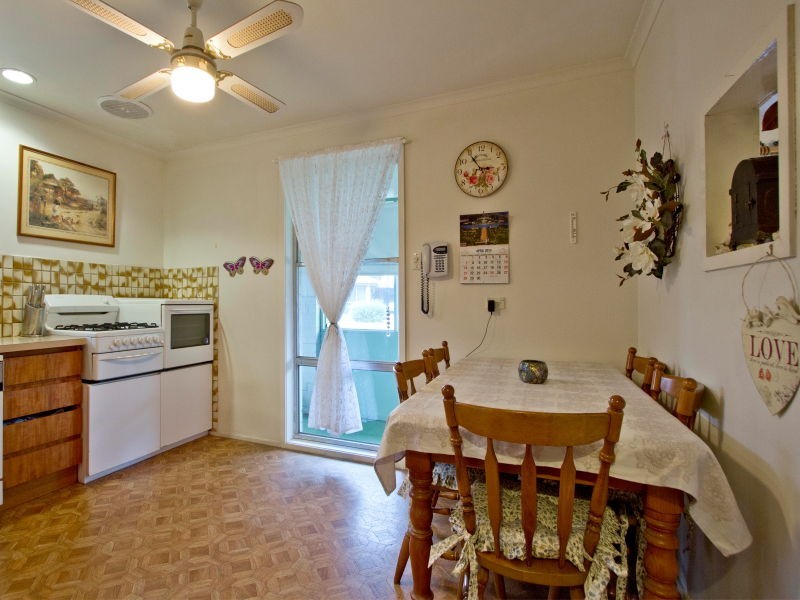 13 Mitre Crescent, Frankston North VIC 3200