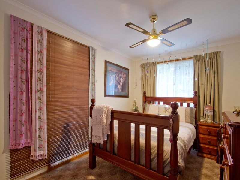 13 Mitre Crescent, Frankston North VIC 3200