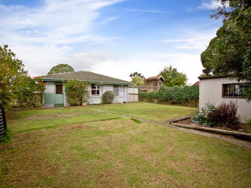 13 Mitre Crescent, Frankston North VIC 3200