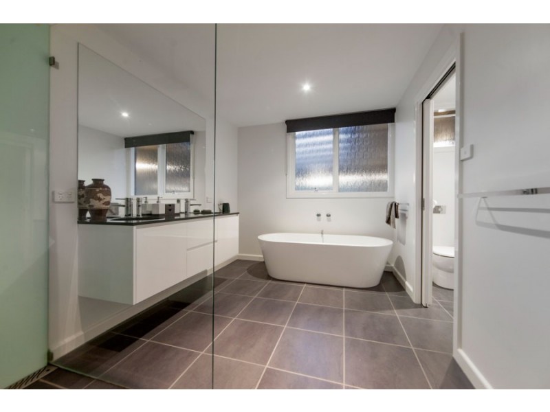 11 Thames Street, Frankston South VIC 3199