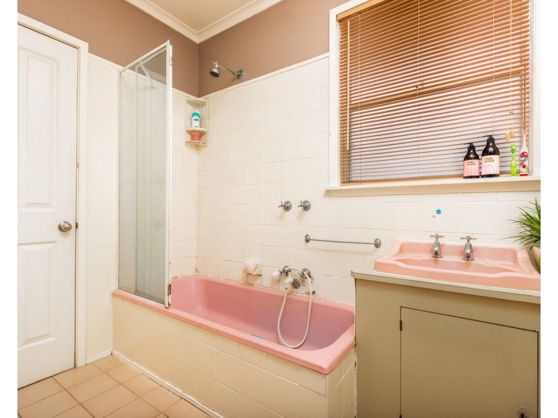 16 Armata Crescent, Frankston North VIC 3200