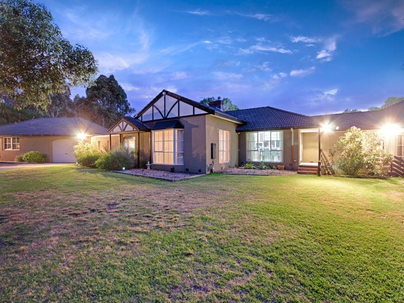 90 McClelland Drive, Langwarrin VIC 3910