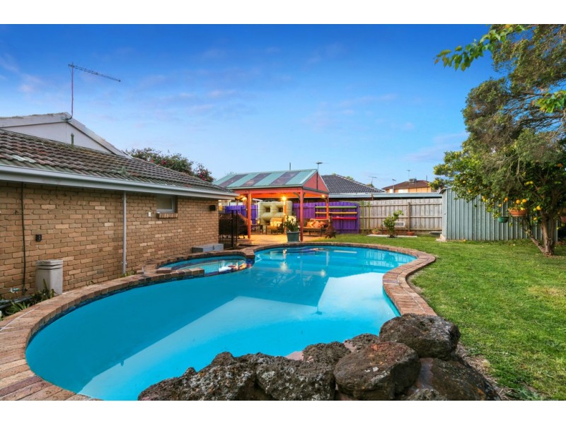 10 Wolsley Avenue, Frankston VIC 3199