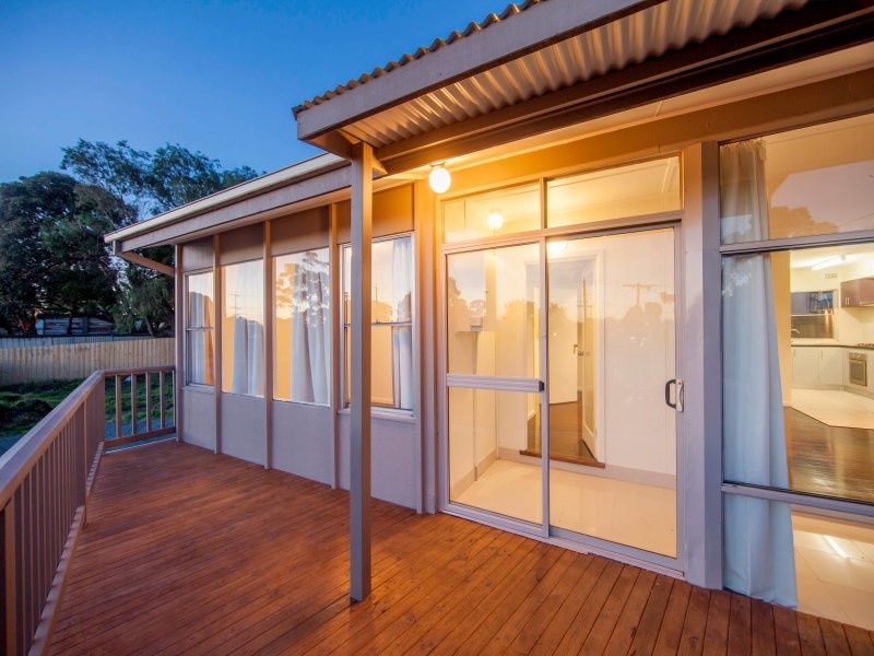 5 Candlebark Crescent, Frankston North VIC 3200