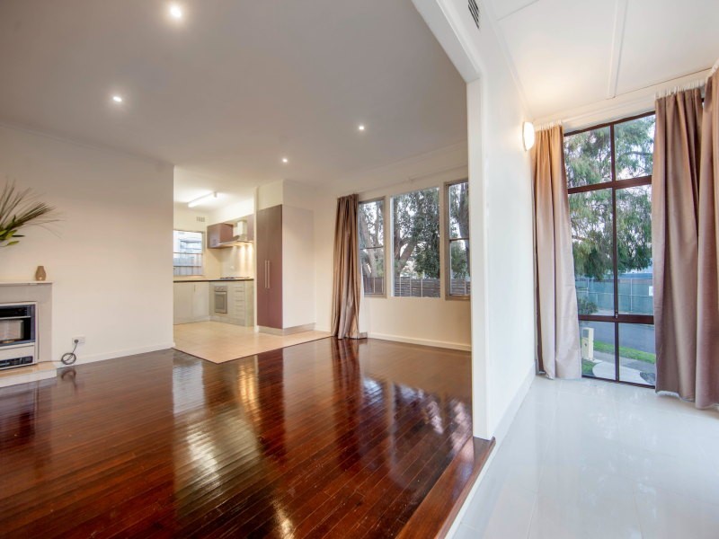 5 Candlebark Crescent, Frankston North VIC 3200