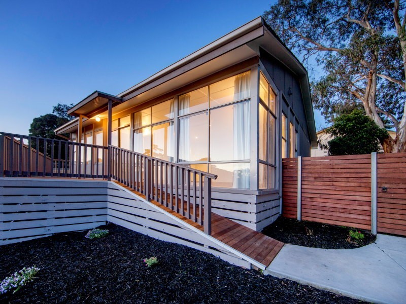 5 Candlebark Crescent, Frankston North VIC 3200