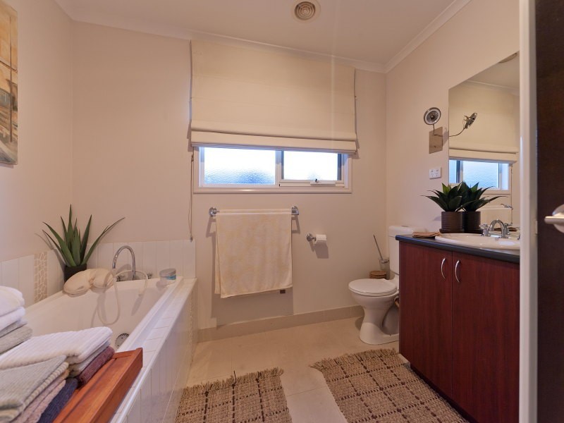 18 The Waterways, Waterways VIC 3195