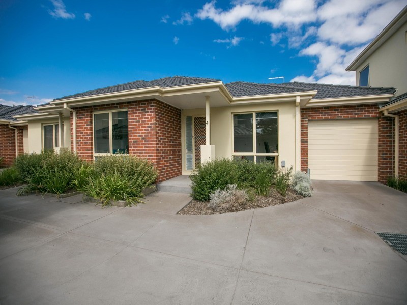 4/30 Gairloch Drive, Frankston VIC 3199