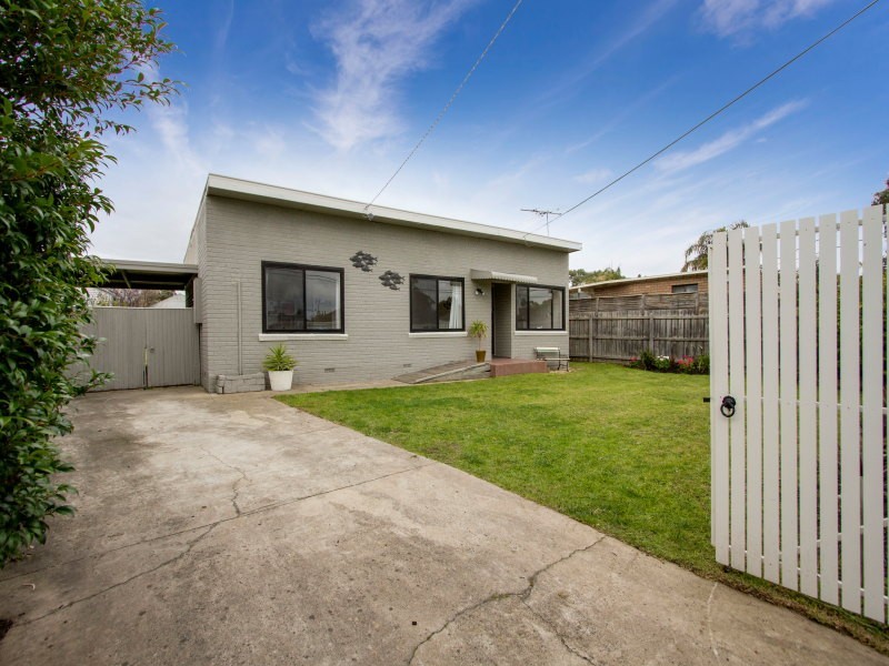 26 Duncan Avenue, Seaford VIC 3198