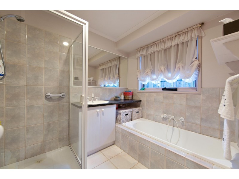 4 Manuka Court, Frankston South VIC 3199