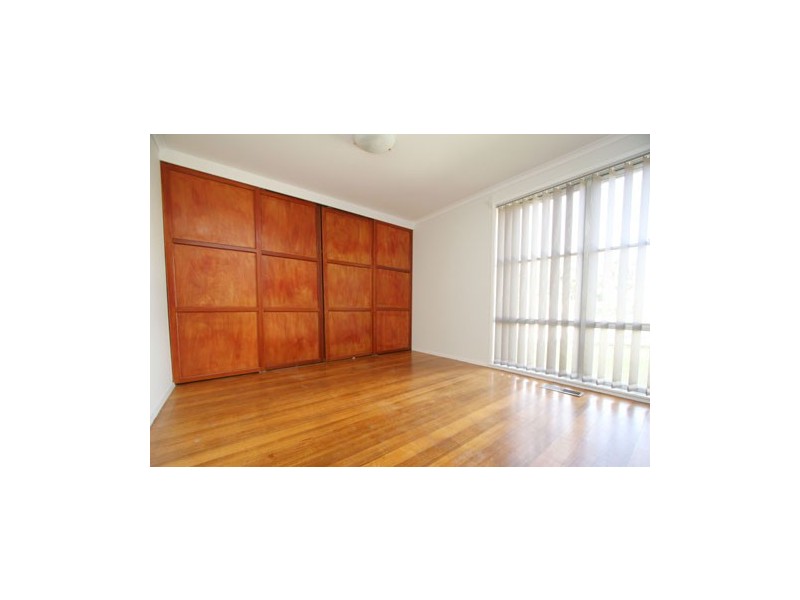 35 Honeysuckle Street, Frankston North VIC 3200