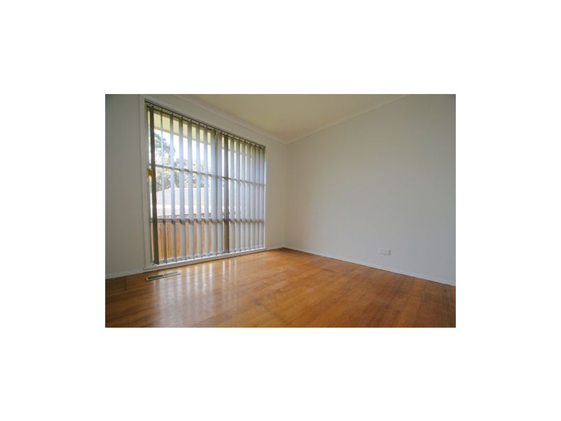 35 Honeysuckle Street, Frankston North VIC 3200