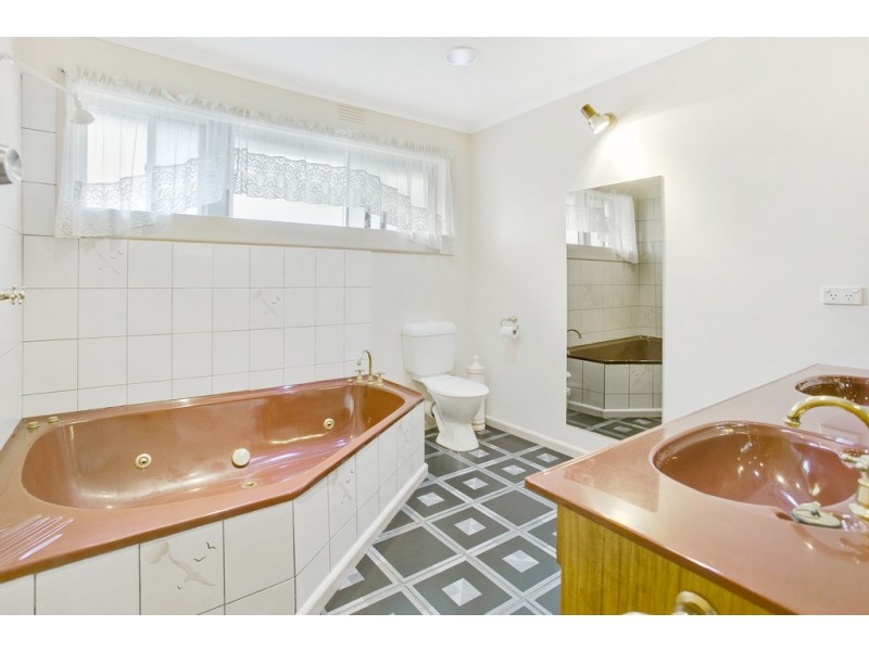 20 Paisley Drive, Frankston VIC 3199