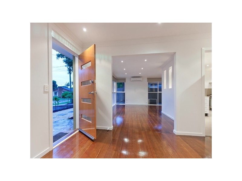16 Tudor Court, Frankston VIC 3199