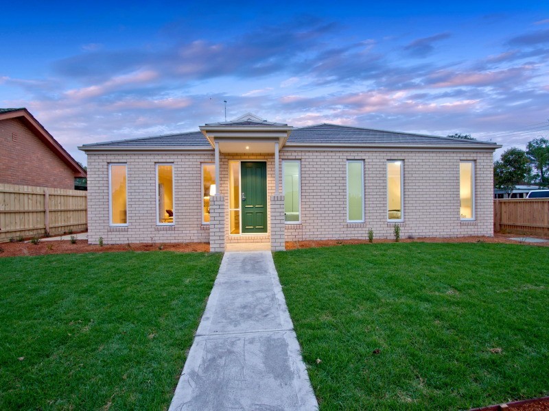 12 Braemer Street, Seaford VIC 3198