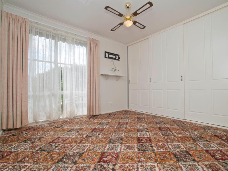 124 Tamarisk Drive, Frankston North VIC 3200