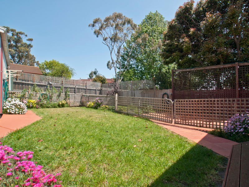 124 Tamarisk Drive, Frankston North VIC 3200