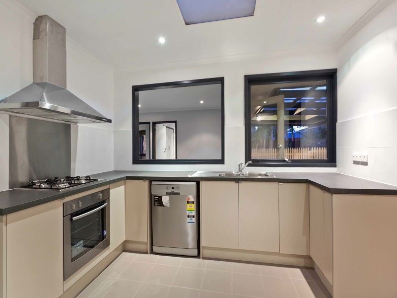 24 Gretana Crescent, Frankston VIC 3199