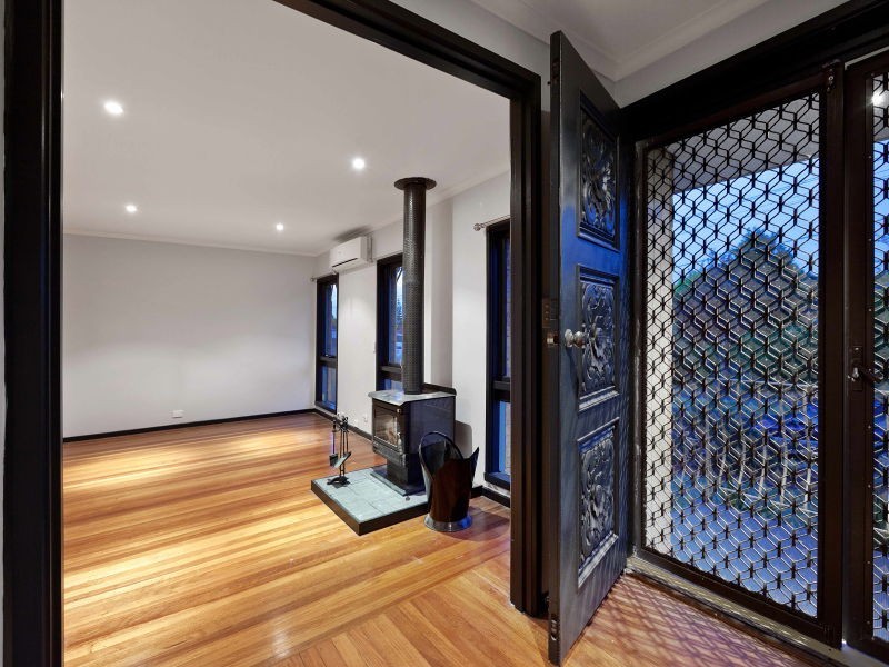 24 Gretana Crescent, Frankston VIC 3199