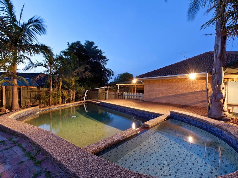 24 Gretana Crescent, Frankston VIC 3199