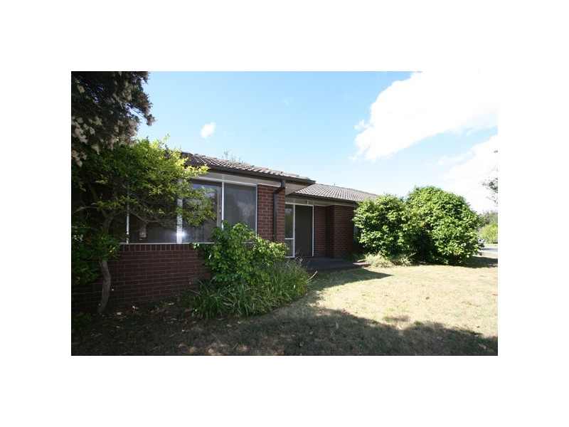 1 Emerson Close, Frankston VIC 3199