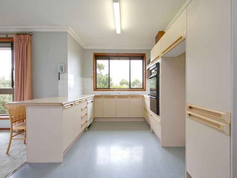 64 Willow Road, Frankston VIC 3199
