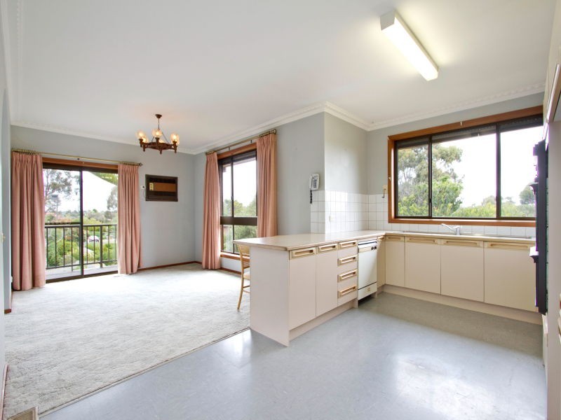 64 Willow Road, Frankston VIC 3199