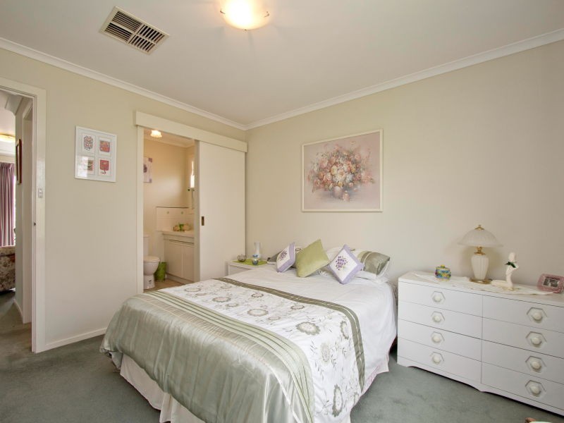 1/8 Nepean Highway, Seaford VIC 3198